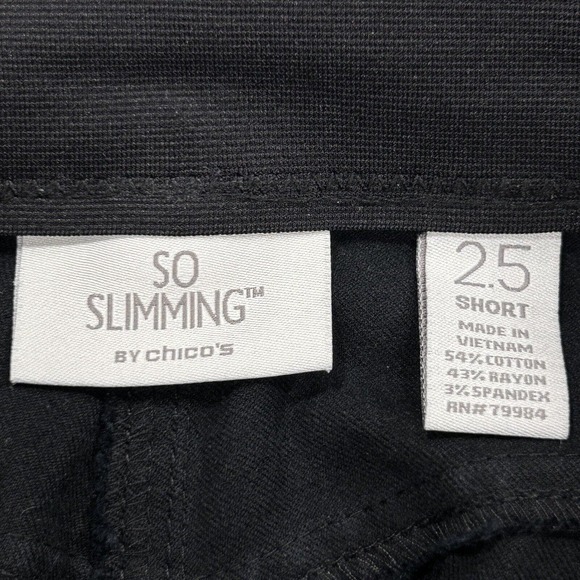 Chico’s Pants Women's 2.5 Short US 14 Black So Slimming Trousers Measure 35x28 - Picture 10 of 12